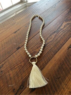 Elegant Pearl Beaded Necklace with Cream Tassel